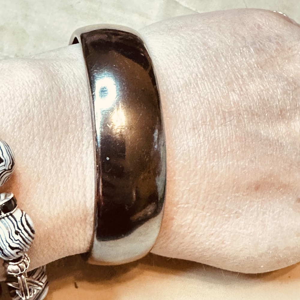 Black or Metallic Gray Metal Over Copper Bangle Bracelet
